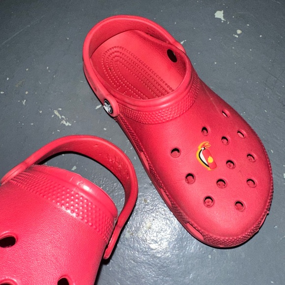 Red crocs - M7 W9 - Picture 3 of 6